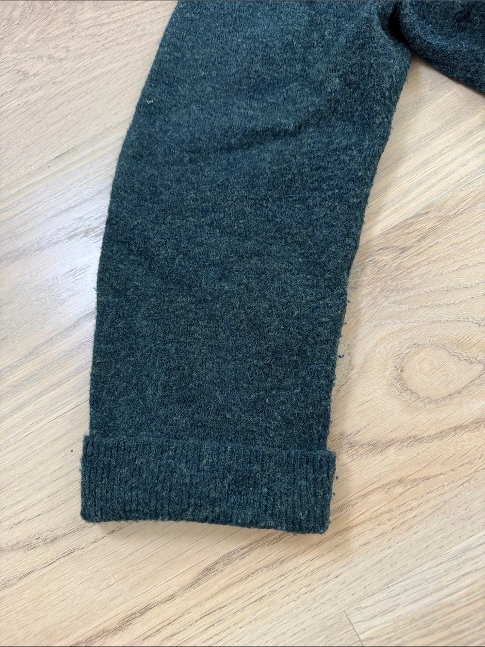 Vince Merino Wool Alpaca Blend V-Neck Sweater Forest Green Large